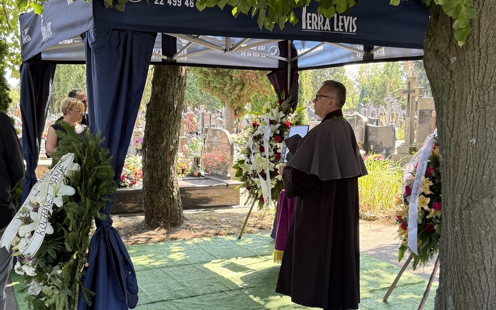 Pożegnanie pod namiotem Terra Levis na cmentarzu - Terra Levis Warszawa