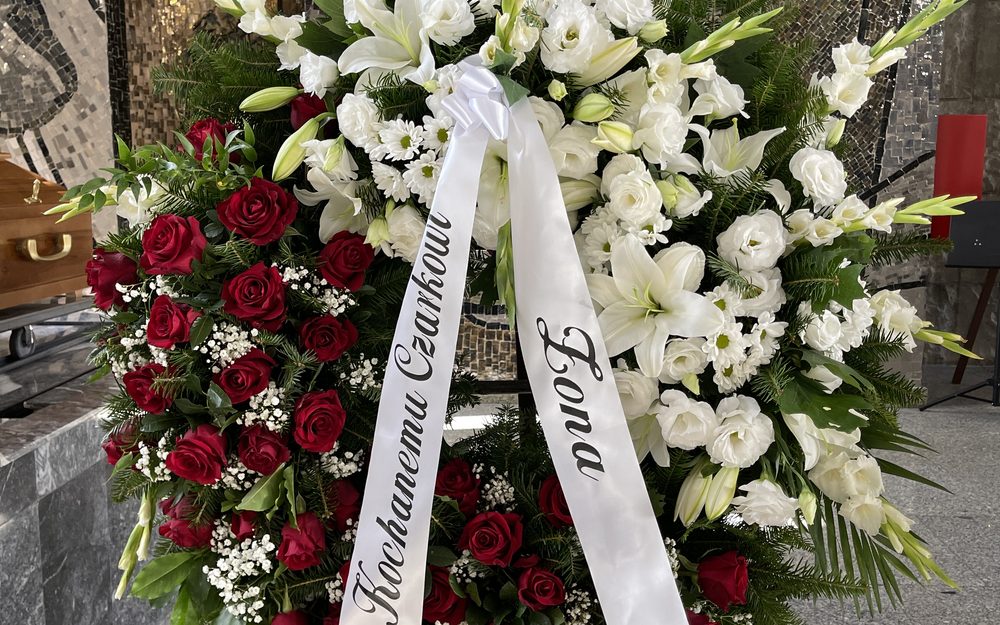 Wiązanki pogrzebowe Terra Levis przy Cmentarzu Powązkowskim