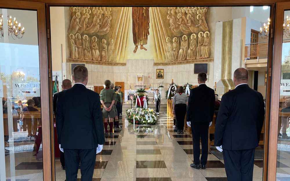 Oprawa pożegnania we wnętrzu kościoła - Terra Levis Warszawa